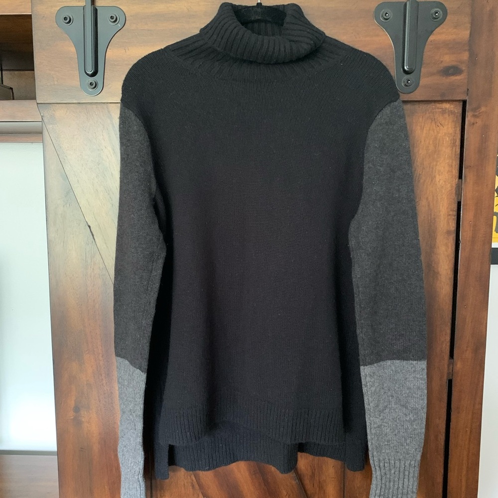 Vince black/grey color block turtleneck sweater